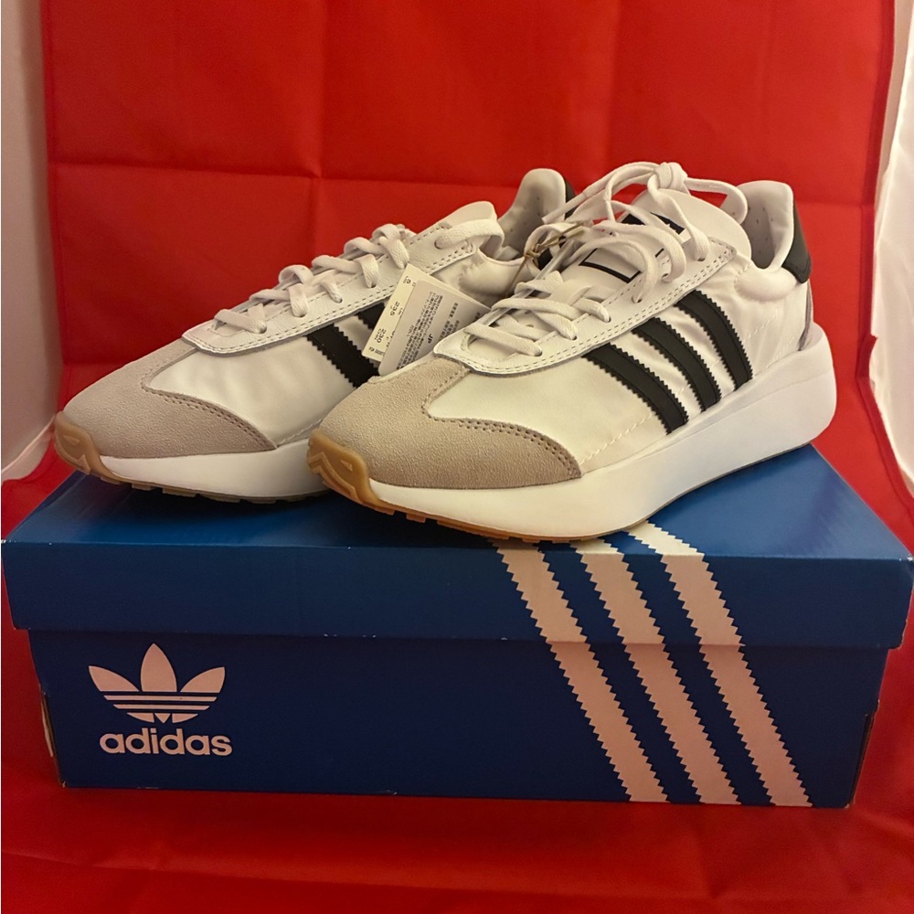 Adidas Men’s White/Black Retro Sneakers - Picture 1 of 3